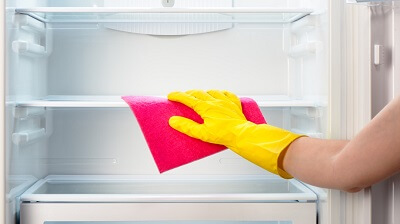 خطوات تنظيف الثلاجة